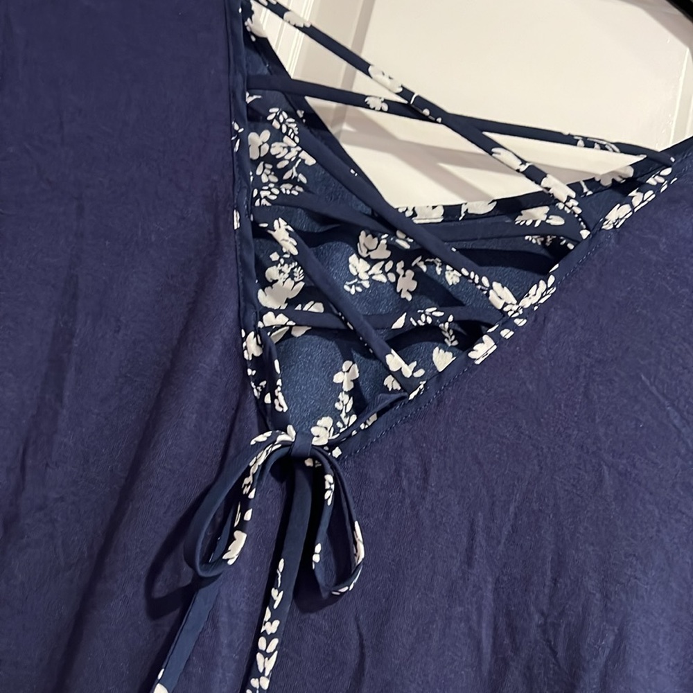 Floral blouse - Picture 3 of 3